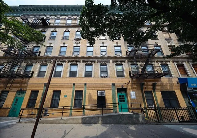 2090-madison-ave-4d-new-york-city-ny-10037/hzid_f24d60c5