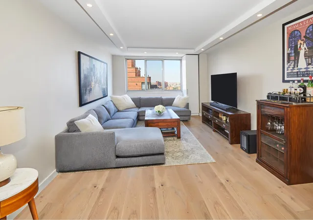 345-e-93rd-st-31b-new-york-city-ny-10128/hzid_695aba8e