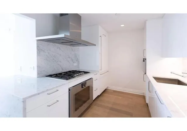 460-w-42nd-st-51h-new-york-city-ny-10036/hzid_e295a355