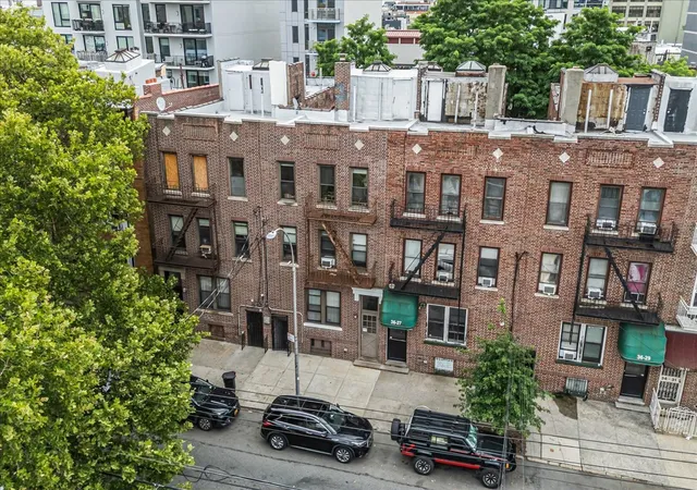 36-25-30th-st-1f-new-york-city-ny-11106/hzid_62ba639e