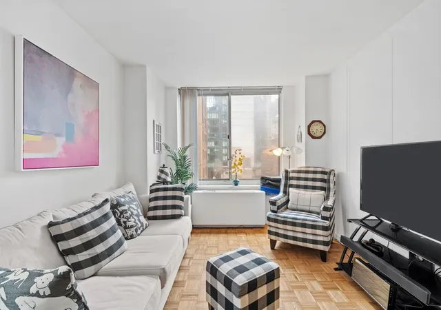 145-e-48th-st-14-b-new-york-city-ny-10017/hzid_11b019ee