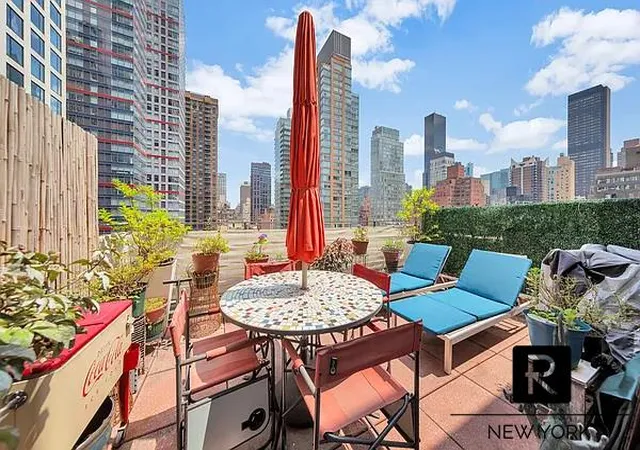 211-e-53rd-street-12-c-new-york-city-ny-10022/hzid_6a7c26ec