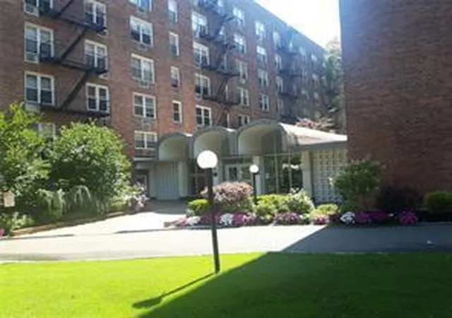 54-40-little-neck-pkwy-4-m-new-york-city-ny-11362/hzid_b256e388