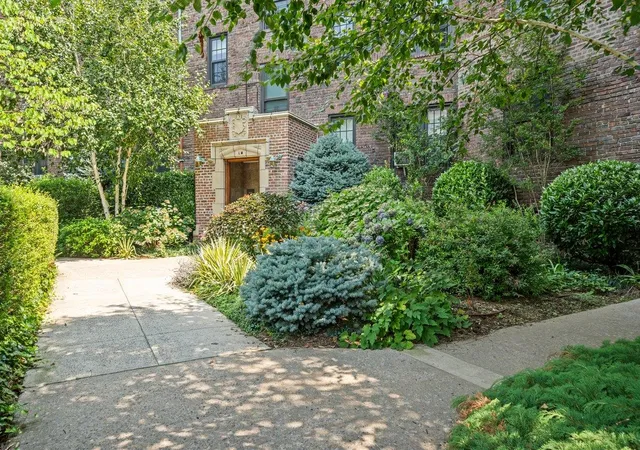 525-w-238th-st-1l-new-york-city-ny-10463/hzid_6ba46fa8