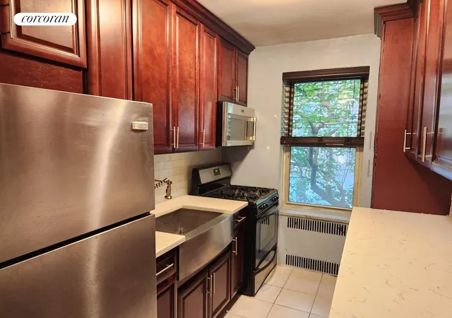 2191-bolton-st-1f-bronx-ny-10462/hzid_3b6c2923