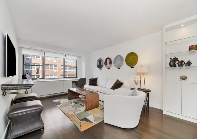 301-e-69th-st-4b-new-york-city-ny-10021/hzid_3c7dc798