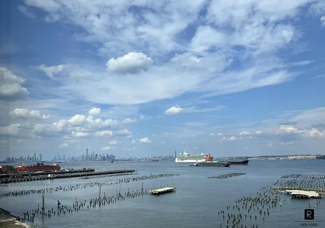 10-bay-street-lndg-5-b-new-york-city-ny-10301/hzid_47e062e1