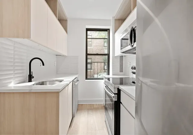 78-86-thayer-st-2-c-new-york-city-ny-10040/hzid_fc3389dd