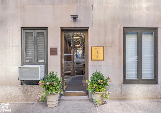 180-e-79th-st-1b-new-york-city-ny-10075/hzid_1b7632d2