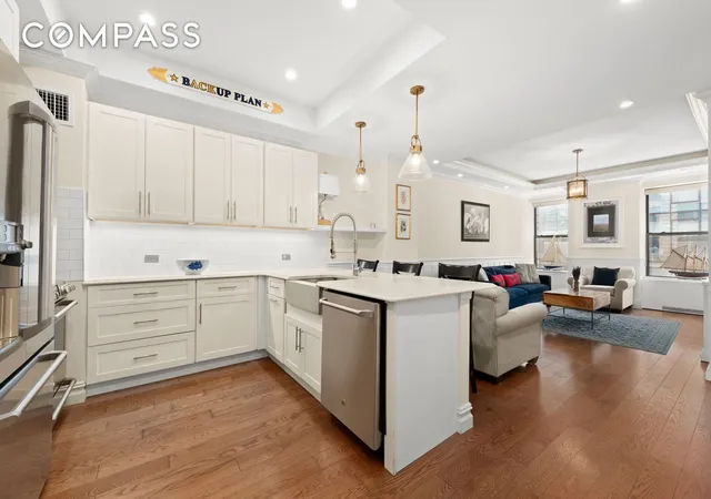 153-e-87th-st-6d-new-york-city-ny-10128/hzid_e6becb99