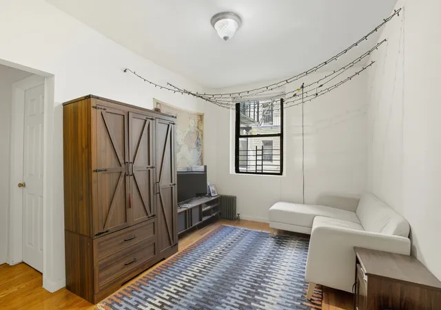 21-05-33rd-st-1g-new-york-city-ny-11105/hzid_bd473261