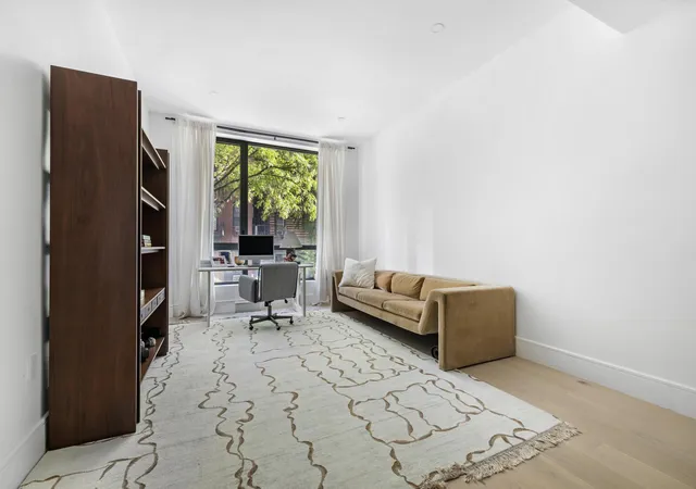 244-e-52nd-street-2a-new-york-ny-10022/hzid_ee157c34