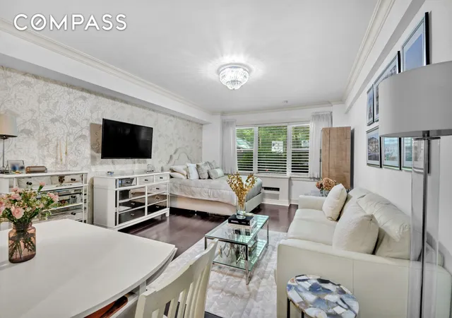 310-e-49th-st-1e-new-york-city-ny-10017/hzid_7a0da543