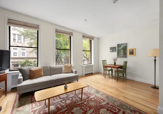 204-w-92nd-street-2f-new-york-ny-10025/hzid_183c4bb5