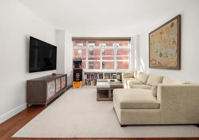 181-e-90th-street-4a-new-york-ny-10128/hzid_87e2257d