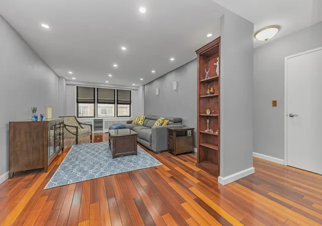 220-e-54th-st-3c-new-york-city-ny-10022/hzid_9e85b40a