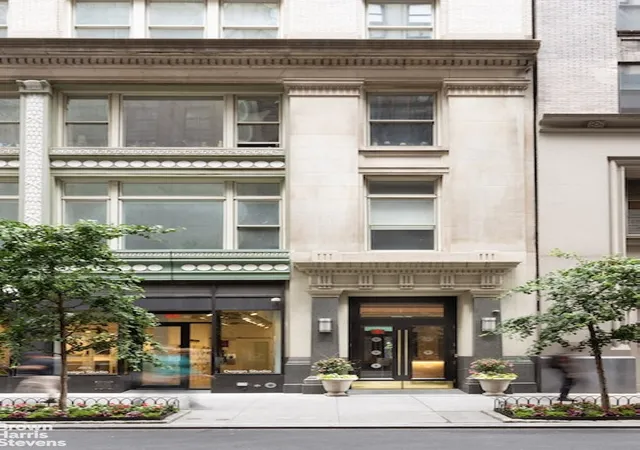 49-e-21st-st-2b-c-new-york-city-ny-10010/hzid_3035418f