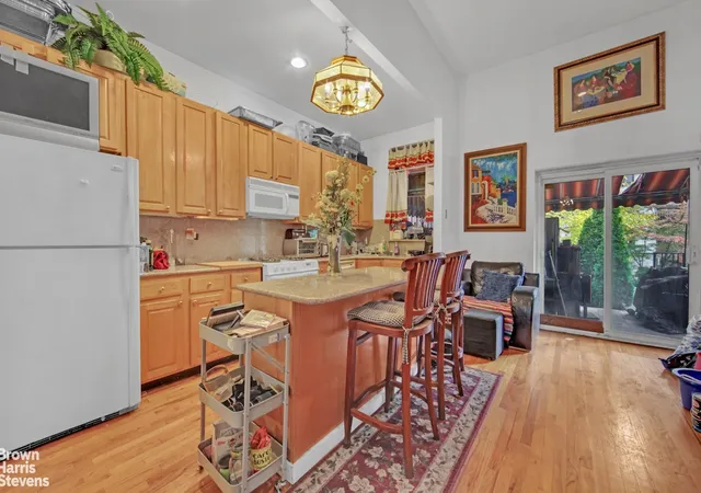 152-w-121st-street-new-york-ny-10027/hzid_b5038c77