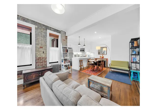 24-75-38th-st-d7-d8-new-york-city-ny-11101/hzid_f1f37656