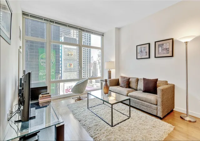 1600-broadway-17-e-new-york-city-ny-10019/hzid_8d37003a