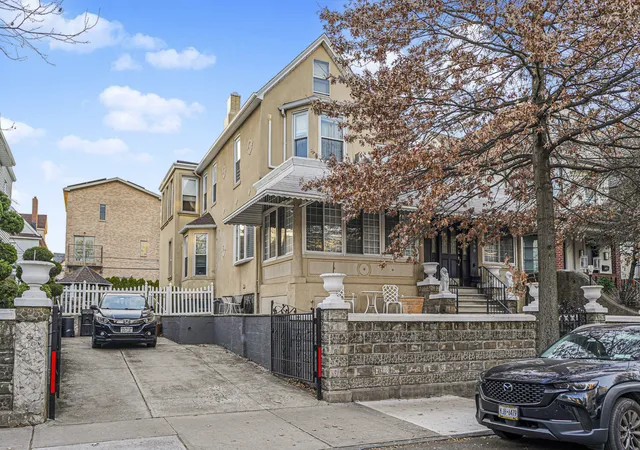 688-e-4th-street-brooklyn-ny-11218/hzid_4f8de798