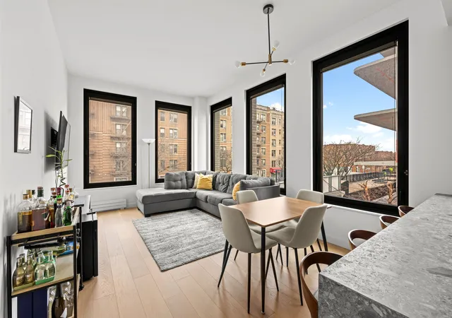 21-21-31st-st-2l-new-york-city-ny-11105/hzid_97671c5d