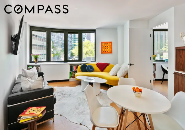 275-greenwich-st-2c-new-york-ny-10007/hzid_f2036cda