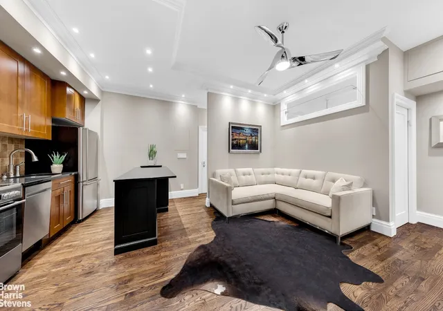 140-w-69th-st-79a-new-york-city-ny-10023/hzid_2c39a8bc