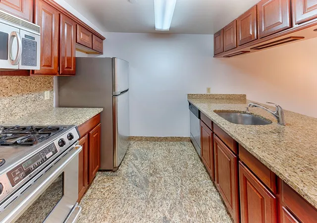 3614-johnson-ave-2b-bronx-ny-10463/hzid_ec367a7e