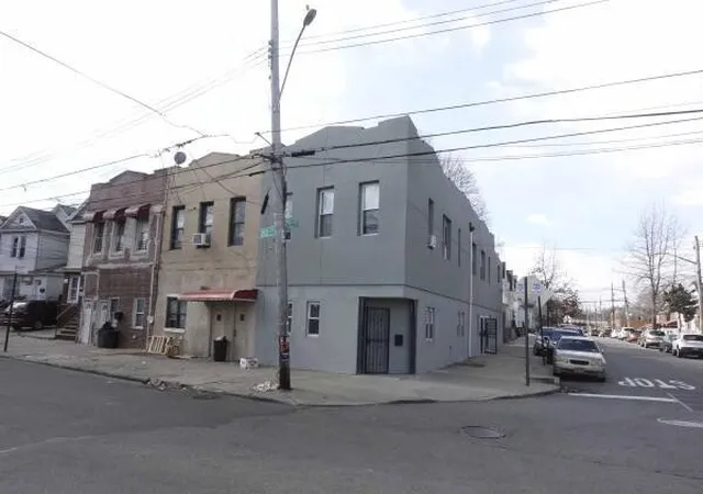 99-02-212th-street-queens-village-ny-11429/hzid_381b2317