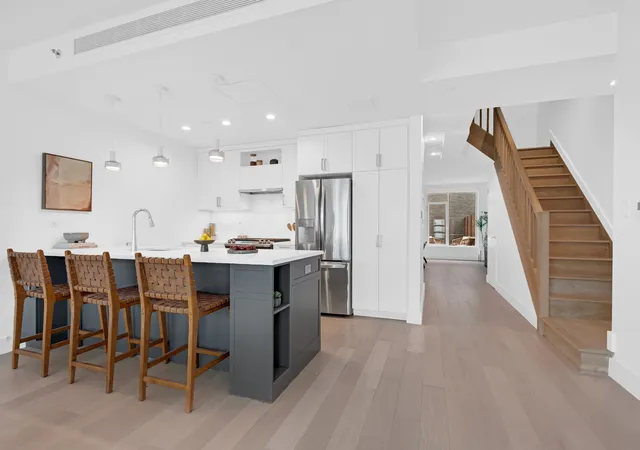 133-beach-116th-st-tha-new-york-city-ny-11694/hzid_c20b51fe