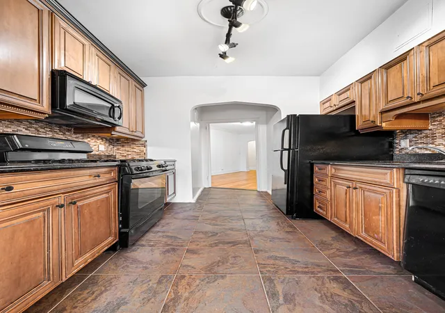 3875-waldo-ave-11k-new-york-city-ny-10463/hzid_44a4b652