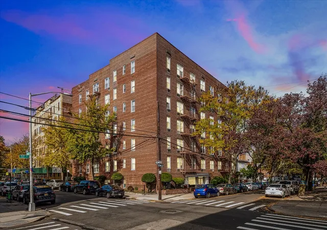 39-76-57th-st-6e-new-york-city-ny-11377/hzid_49313ba4