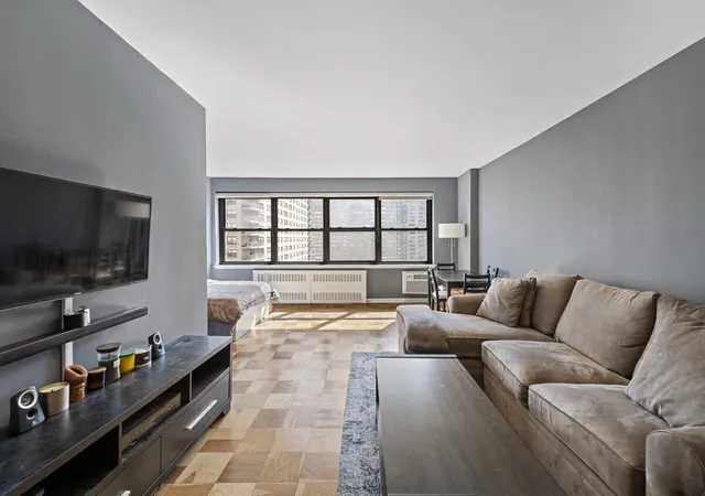 185-w-end-ave-21k-new-york-city-ny-10023/hzid_4a018d54