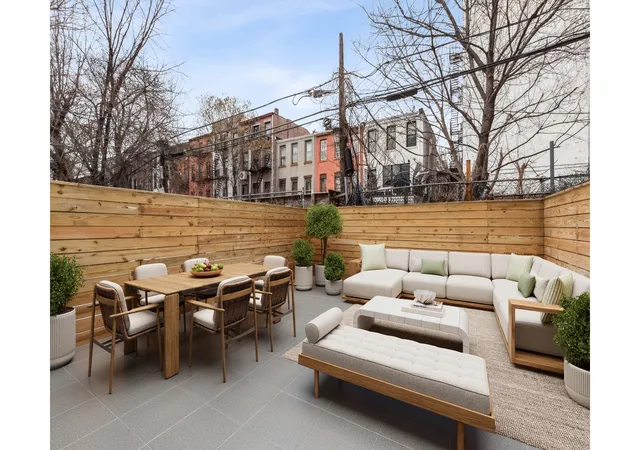 197-pulaski-st-garden-new-york-city-ny-11206/hzid_705c9199