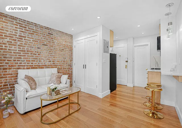 451-w-22nd-st-3r-new-york-city-ny-10011/hzid_aa4c379d