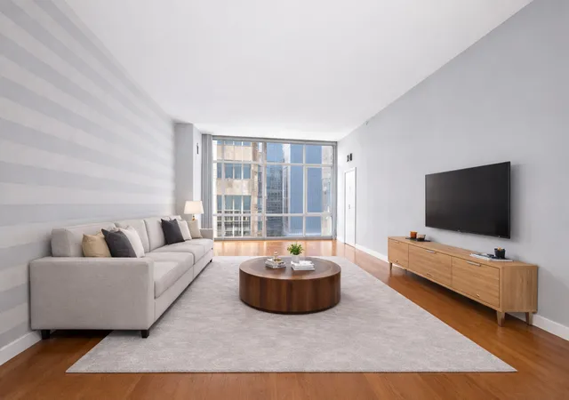 1600-broadway-20a-new-york-ny-10019/hzid_aff68f2a