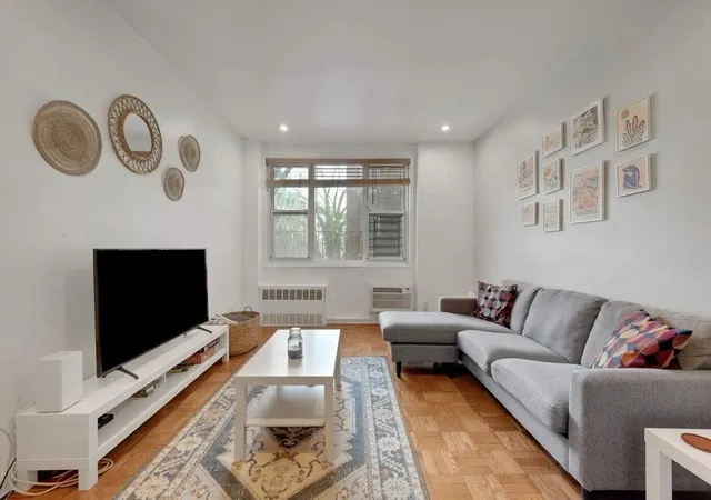 2390-palisade-ave-1g-new-york-city-ny-10463/hzid_0449e90a