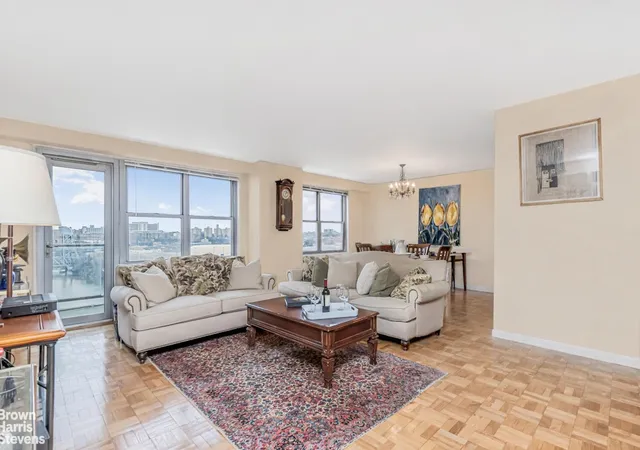2500-johnson-ave-9p-new-york-city-ny-10463/hzid_8ddd8193