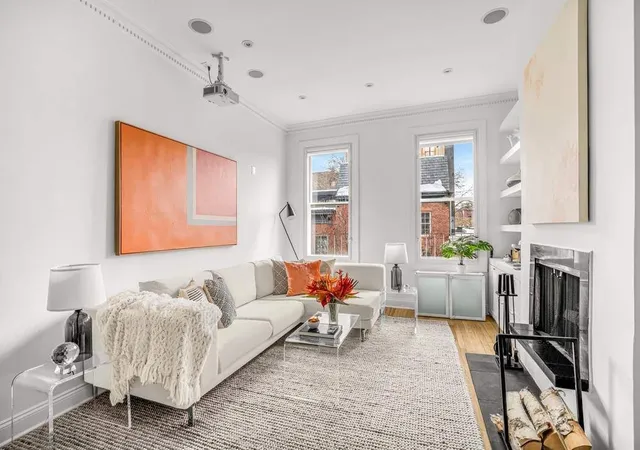 281-w-11th-street-4-5d-new-york-city-ny-10014/hzid_cc12296a