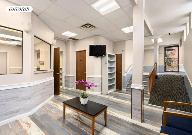 207-prospect-park-sw-pmu-new-york-city-ny-11218/hzid_b9410616