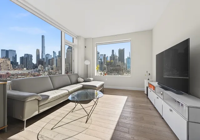 505-w-43rd-street-14a-new-york-city-ny-10036/hzid_44dfd32f
