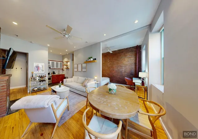 256-260-w-21st-street-1d-new-york-city-ny-10011/hzid_44c3c9c0