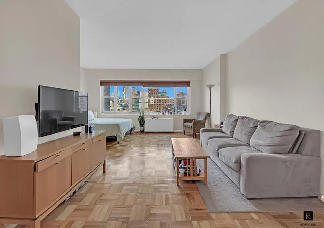 60-e-8th-st-14-f-new-york-city-ny-10003/hzid_f75c8157