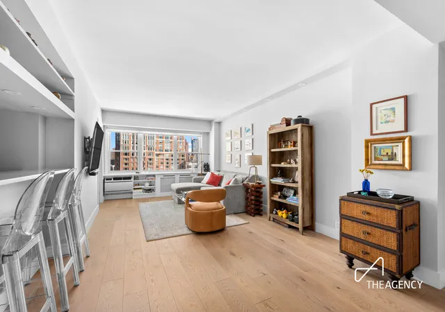 200-e-84th-st-15f-new-york-city-ny-10028/hzid_5221392b