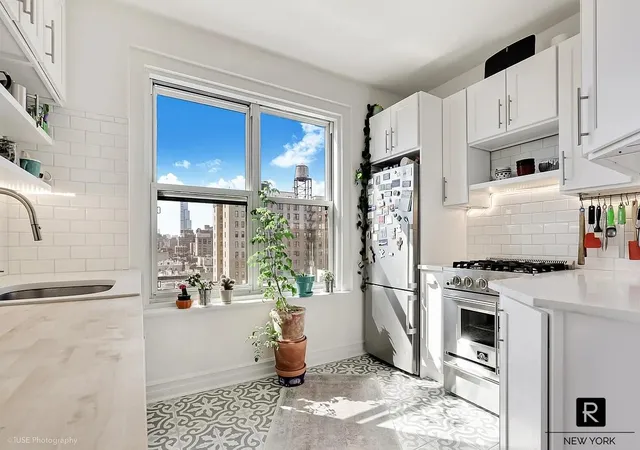 200-w-108th-street-12-f-new-york-ny-10025/hzid_ad0a90e7