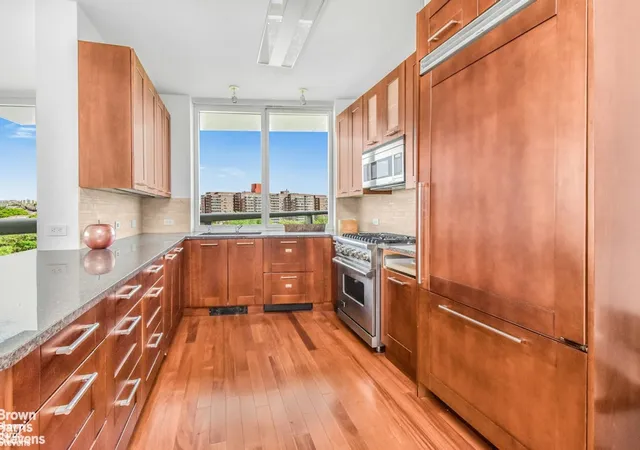640-w-237th-st-10c-new-york-city-ny-10463/hzid_ec7d5e8a