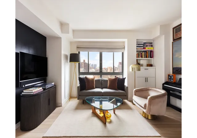 171-w-131st-st-ph10-new-york-city-ny-10027/hzid_4a6baf21