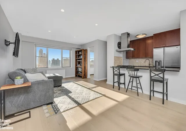 137-e-36th-st-24c-new-york-city-ny-10016/hzid_3b6d6fd3