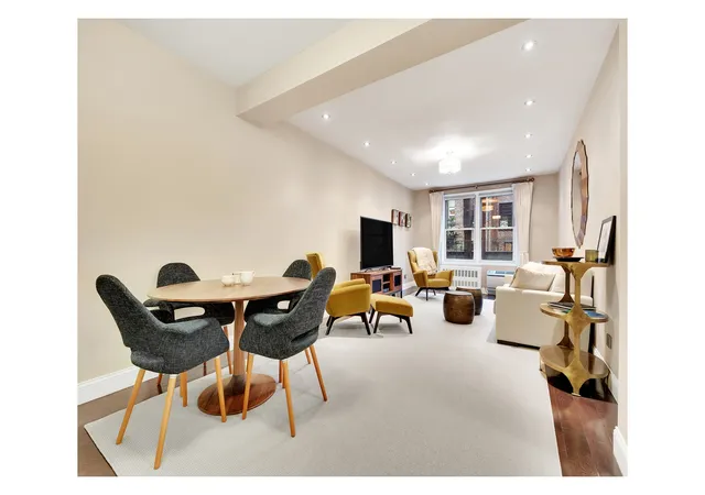 64-e-94th-st-2b-new-york-city-ny-10128/hzid_73b831fe